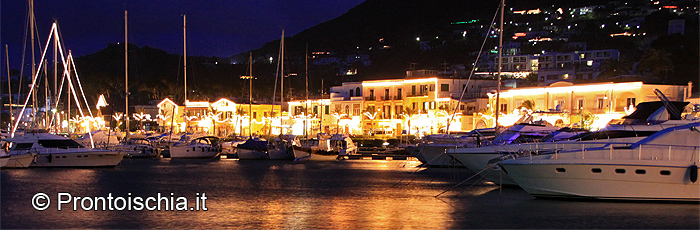 L'isola d'Ischia si prepara al Natale tra luminarie e arte presepiale